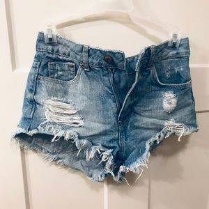 Freaking cute cut off shorts